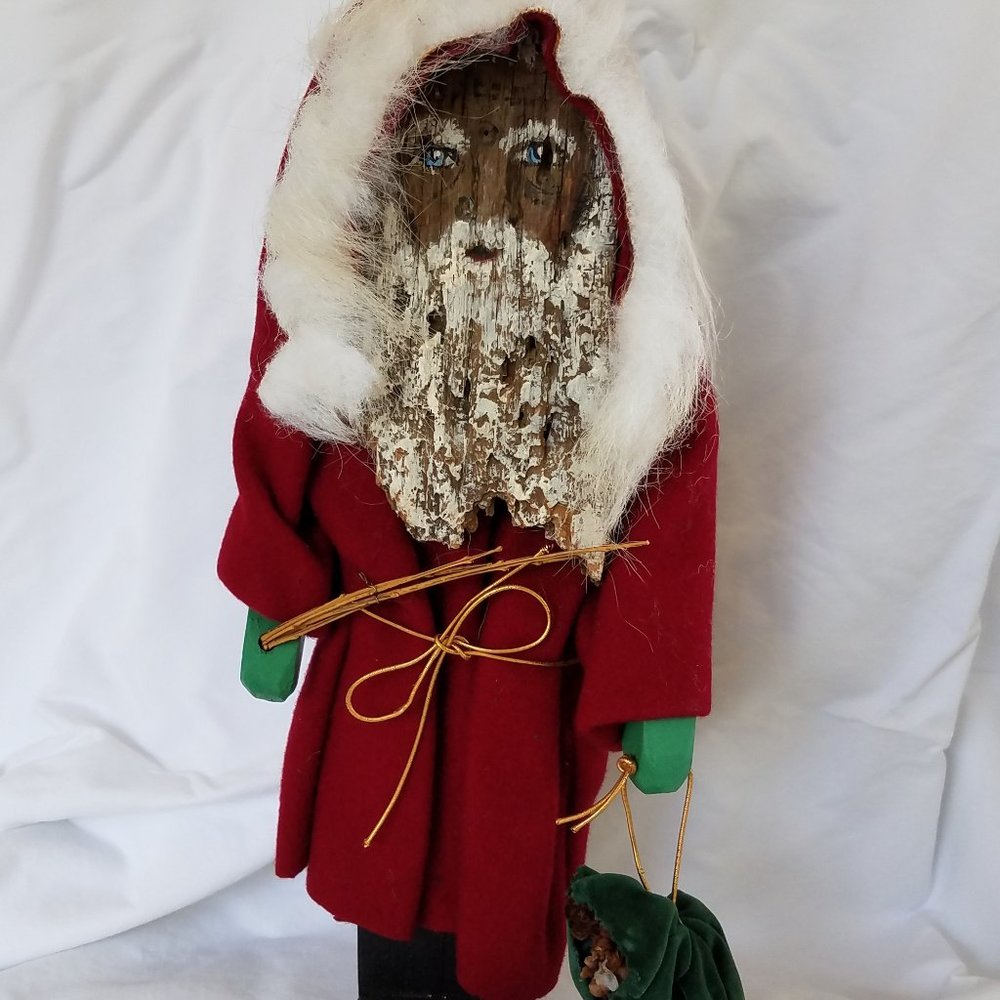 Rustic Barn Wood Santa Claus